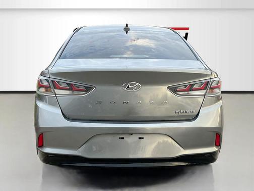 2018 Hyundai SONATA Hybrid SE