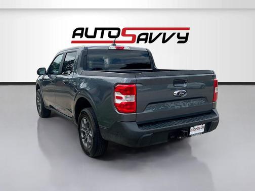 CARBONIZED GRAY METALLIC 2024 Ford Maverick XLT
