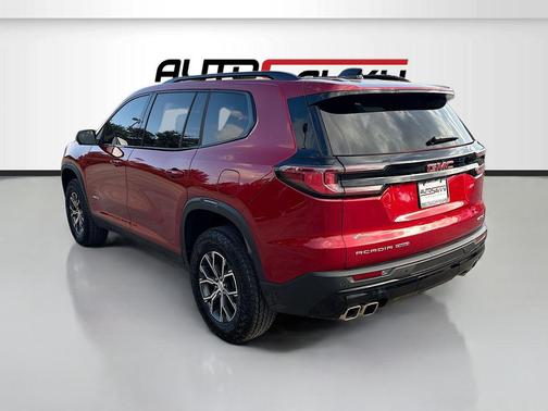 2025 GMC Acadia AWD AT4