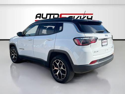Bright White Clearcoat 2025 Jeep Compass Limited