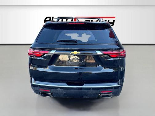 Mosaic Black Metallic 2023 Chevrolet Traverse Premier