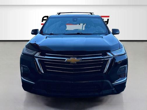 Mosaic Black Metallic 2023 Chevrolet Traverse Premier