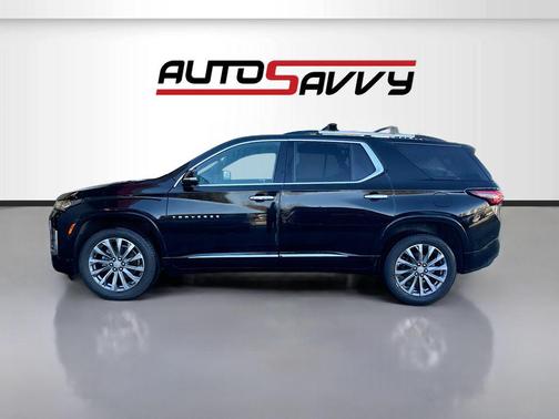 Mosaic Black Metallic 2023 Chevrolet Traverse Premier