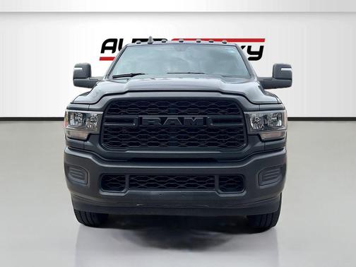 Diamond Black Crystal Pearlcoat 2024 RAM 2500 Tradesman Crew Cab 4x4 6'4' Box