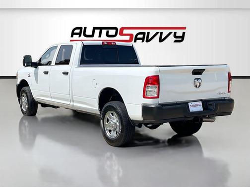 Bright White Clearcoat 2024 RAM 3500 Tradesman Crew Cab 4x4 8' Box