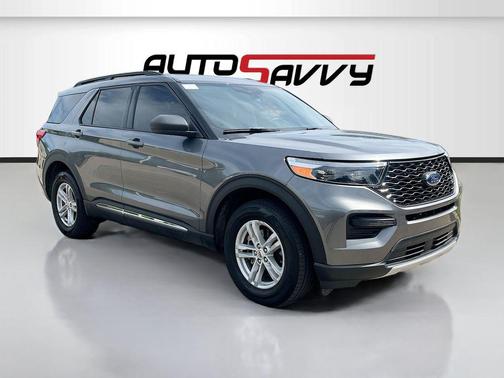 CARBONIZED GRAY METALLIC 2024 Ford Explorer XLT