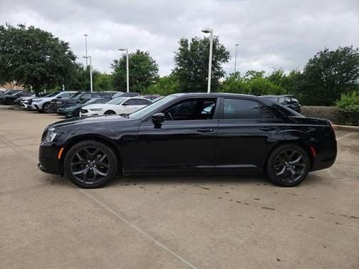 2021 Chrysler 300 Touring