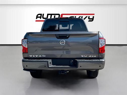 2021 Nissan Titan SV