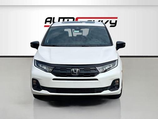 Platinum White Pearl 2025 Honda Odyssey Sport-L