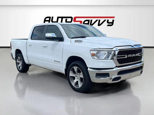 Bright White Clearcoat 2024 RAM 1500 Laramie