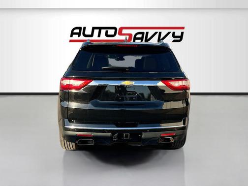 Mosaic Black Metallic 2018 Chevrolet Traverse High Country