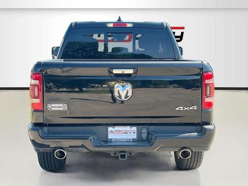 Diamond Black Crystal Pearlcoat 2022 RAM 1500 Longhorn