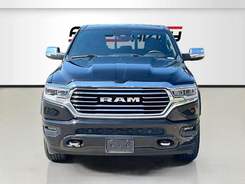 Diamond Black Crystal Pearlcoat 2022 RAM 1500 Longhorn