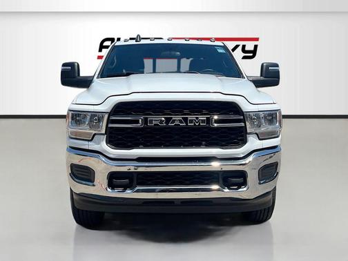 Bright White Clearcoat 2024 RAM 2500 Tradesman Crew Cab 4x4 6'4' Box