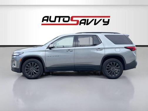 Sterling Gray Metallic 2023 Chevrolet Traverse RS