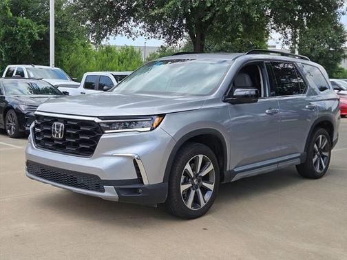 2023 Honda Pilot Touring 8-Passenger