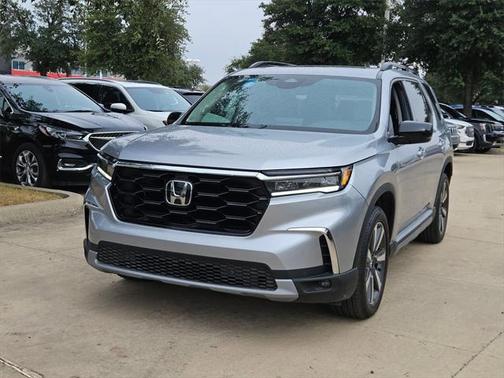 2023 Honda Pilot Touring 8-Passenger