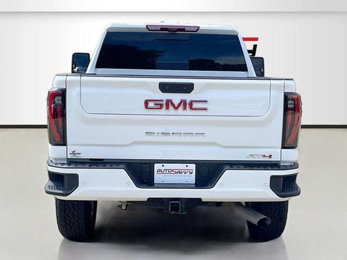 Summit White 2025 GMC Sierra 2500 AT4
