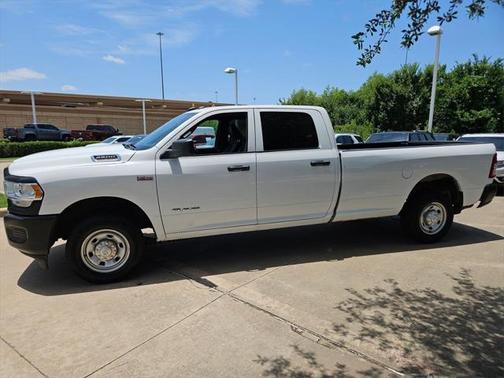 2022 RAM 2500 Tradesman Crew Cab 4x2 8' Box