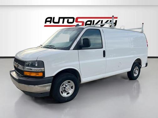 Summit White 2025 Chevrolet Express 2500 Work Van