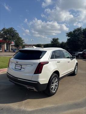 2022 Cadillac XT5 Premium Luxury