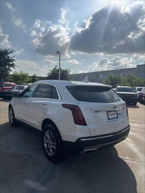 2022 Cadillac XT5 Premium Luxury