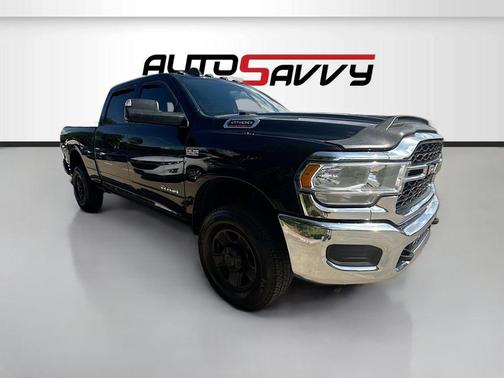 Diamond Black Crystal Pearlcoat 2021 RAM 2500 Tradesman Crew Cab 4x4 6'4' Box