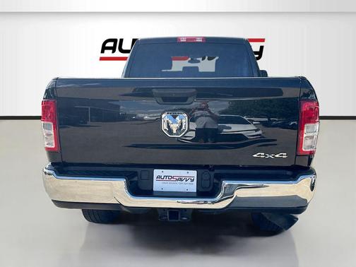 Diamond Black Crystal Pearlcoat 2021 RAM 2500 Tradesman Crew Cab 4x4 6'4' Box