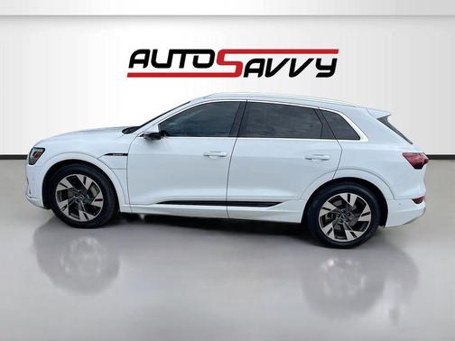 Glacier White Metallic 2021 Audi e-tron Premium Plus