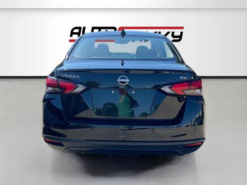 2023 Nissan Versa 1.6 SV