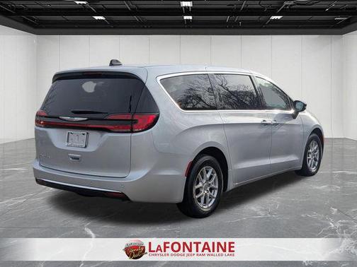 Silver Mist Clearcoat 2024 Chrysler Pacifica Touring L