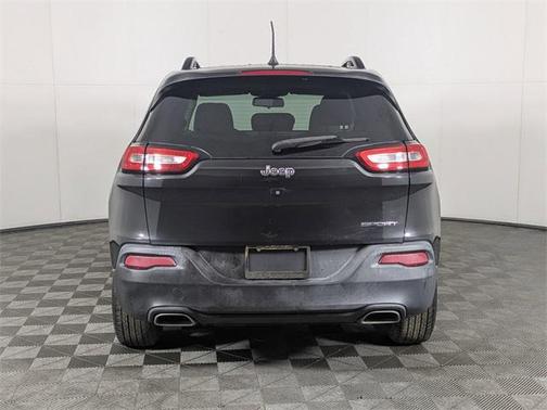 2016 Jeep Cherokee Sport