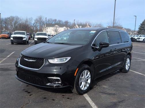 2026 Chrysler Pacifica L