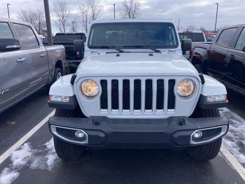 Photo 2 of 13 of 2020 Jeep Gladiator Overland