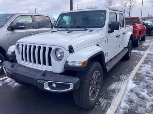 Photo 3 of 13 of 2020 Jeep Gladiator Overland