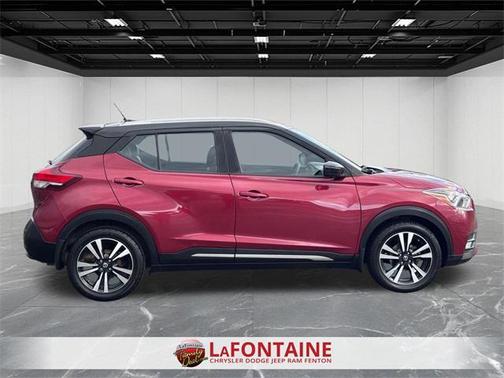 2020 Nissan Kicks SR