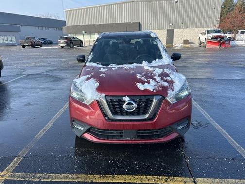 2020 Nissan Kicks SR