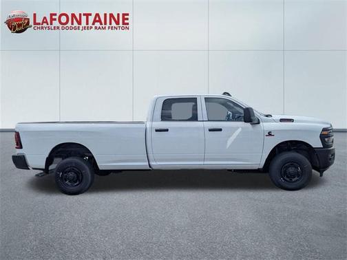 2025 RAM 2500 Tradesman Crew Cab 4x4 8' Box