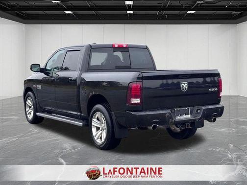 Brilliant Black Clearcoat 2016 RAM 1500 Sport