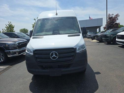 Arctic White 2025 Mercedes-Benz Sprinter 2500 Standard Roof