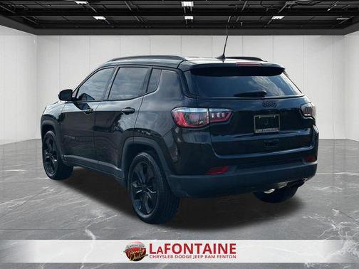 Diamond Black Crystal Pearlcoat 2019 Jeep Compass Latitude