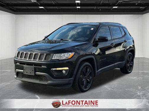 Diamond Black Crystal Pearlcoat 2019 Jeep Compass Latitude