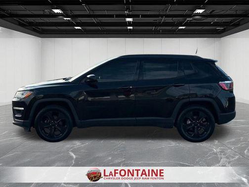 Diamond Black Crystal Pearlcoat 2019 Jeep Compass Latitude