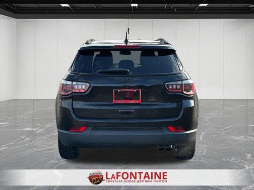 Diamond Black Crystal Pearlcoat 2019 Jeep Compass Latitude