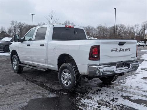 2026 RAM 2500 Tradesman Crew Cab 4x4 6'4' Box