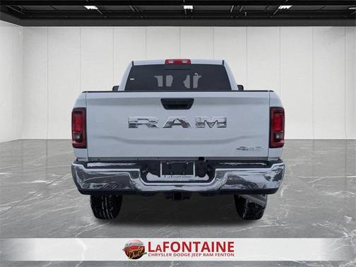 2026 RAM 2500 Tradesman Crew Cab 4x4 6'4' Box