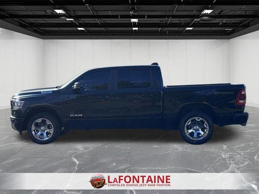 Diamond Black Crystal Pearlcoat 2023 RAM 1500 Big Horn/Lone Star