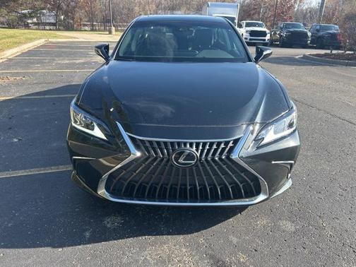 2022 Lexus ES 350 Base