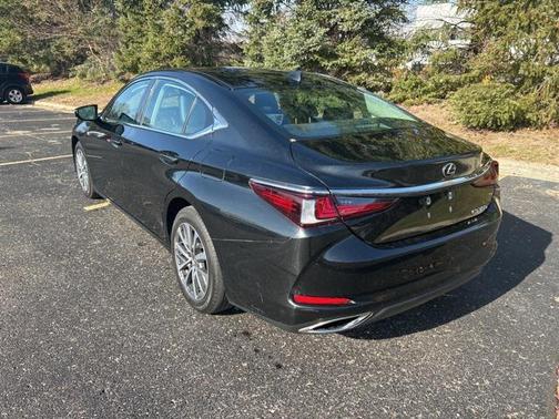 2022 Lexus ES 350 Base