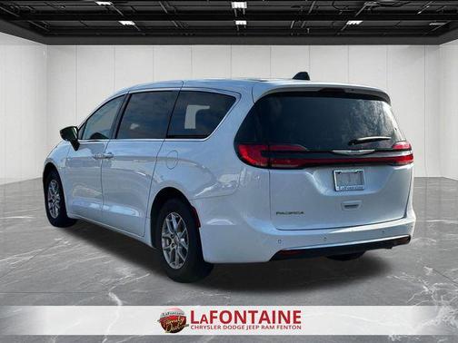 Bright White Clearcoat 2024 Chrysler Pacifica Touring L